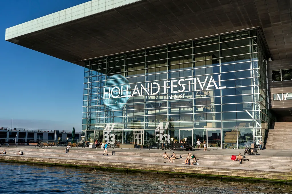 holland-festival-muziekgebouw-1.jpg