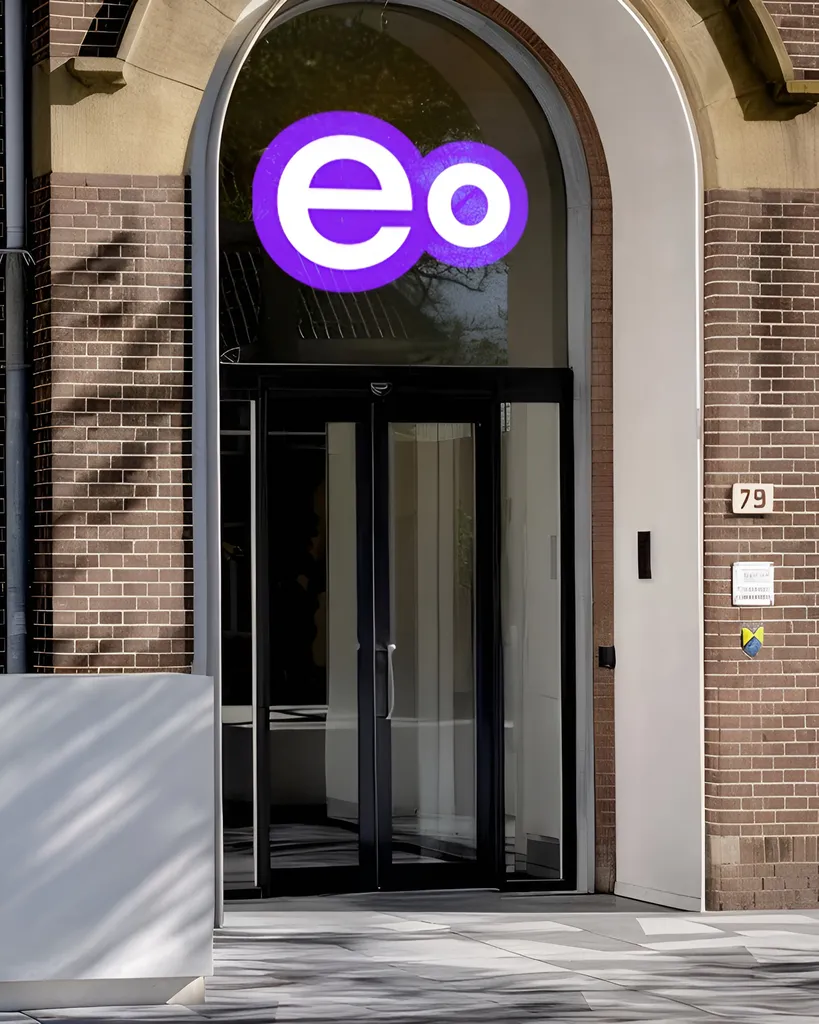 2_eo-entrance.png